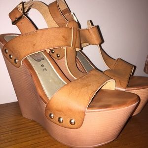 Wedge heels